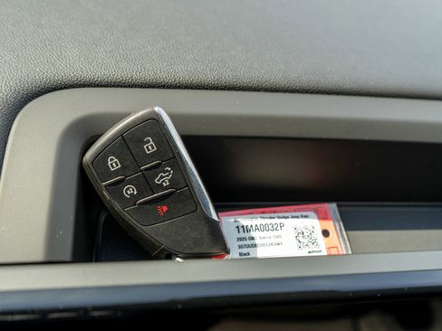 Used 2025 GMC Sierra 1500 SLT image 28