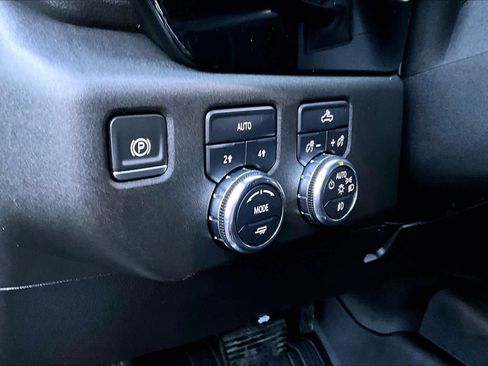 Used 2023 GMC Sierra 1500 Elevation image 32