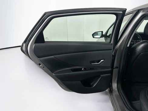 Used 2024 Hyundai Elantra Limited FWD image 27