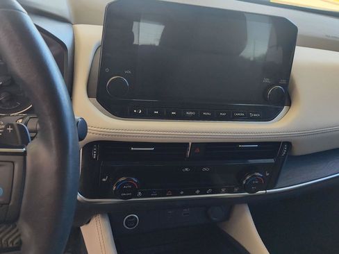 Used 2021 Nissan Rogue SL w/ Premium Package FWD image 22