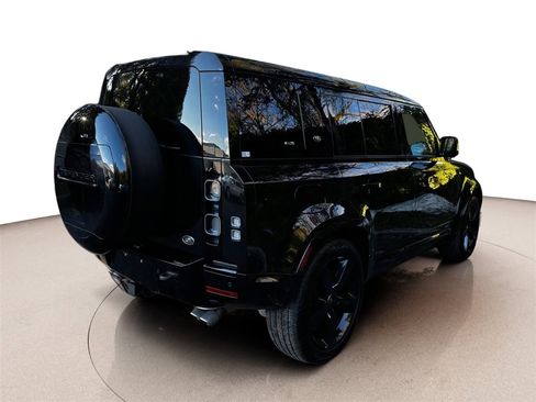 Used 2023 Land Rover Defender 110 V8 image 7