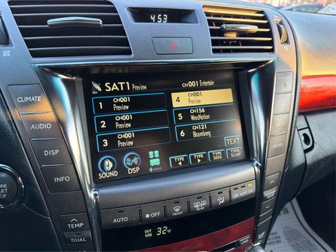 Used 2008 Lexus LS 460 w/ Comfort Pkg image 19