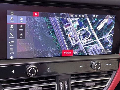 Used 2023 Porsche Macan image 30