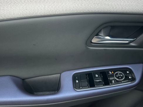 New 2026 Nissan Leaf Platinum+ image 13