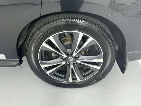 Used 2018 Nissan Pathfinder Platinum FWD image 33