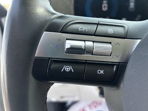 Used 2025 Hyundai Kona SEL AWD/4WD image 16