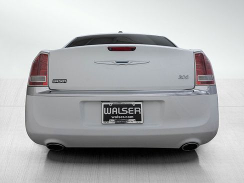 Used 2012 Chrysler 300 Limited RWD image 4