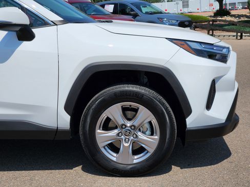 Used 2023 Toyota RAV4 XLE w/ Convenience Package AWD/4WD image 7