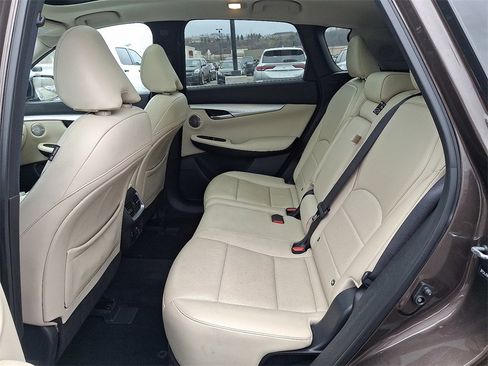 Used 2019 INFINITI QX50 Essential w/ Premium Heat Package image 10