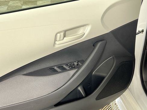 Used 2023 Toyota Corolla LE FWD image 17