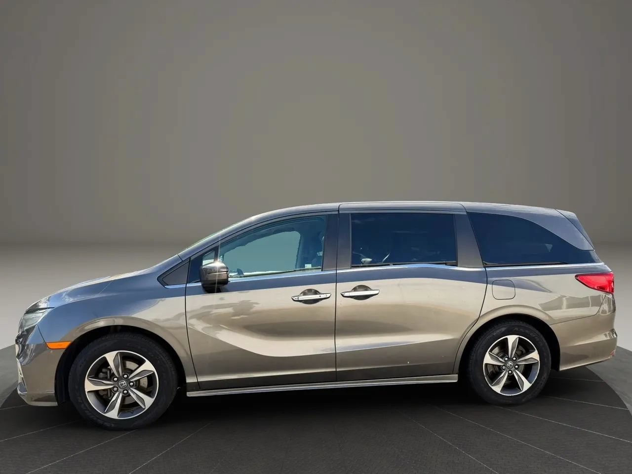 Used 2018 Honda Odyssey Touring image 8
