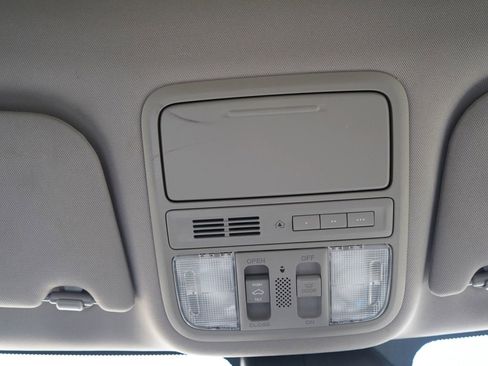 Used 2015 Honda Odyssey Touring image 16