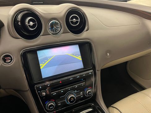 Used 2015 Jaguar XJ L Portfolio image 29