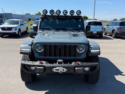 Used 2025 Jeep Gladiator Rubicon AWD/4WD image 16