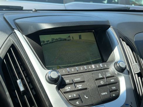 Used 2017 Chevrolet Equinox LT w/ Convenience Package image 14