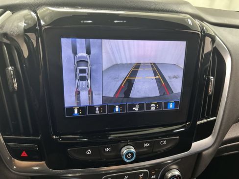 Used 2022 Chevrolet Traverse LT w/ LT Premium Package AWD/4WD image 15