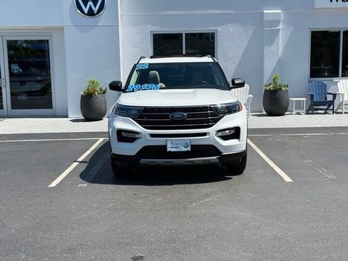 Used 2022 Ford Explorer XLT w/ Equipment Group 202A AWD/4WD image 2
