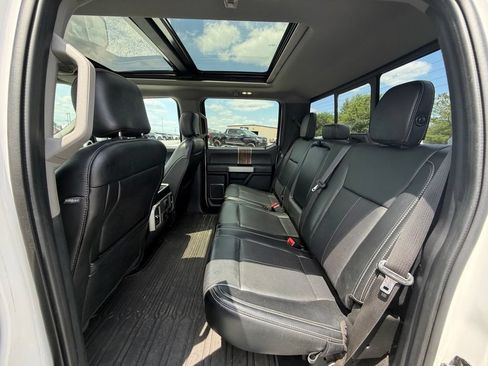 Used 2019 Ford F150 Lariat w/ Equipment Group 502A Luxury AWD/4WD image 4