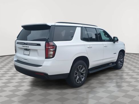 Used 2022 Chevrolet Tahoe Z71 w/ Luxury Package AWD/4WD image 5