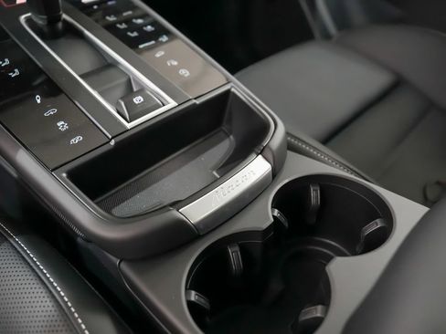 New 2026 Porsche Macan GTS image 34