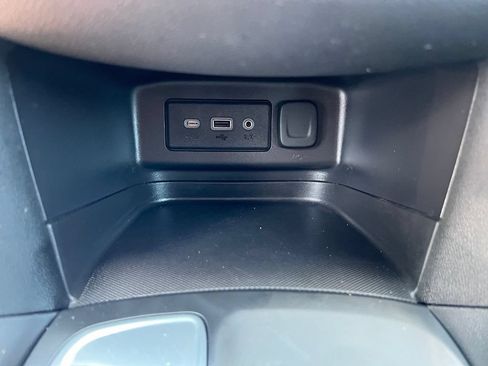 Used 2021 Chevrolet Equinox LT FWD image 31