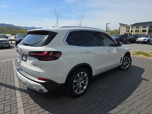 Used 2024 BMW X5 xDrive40i AWD/4WD image 5
