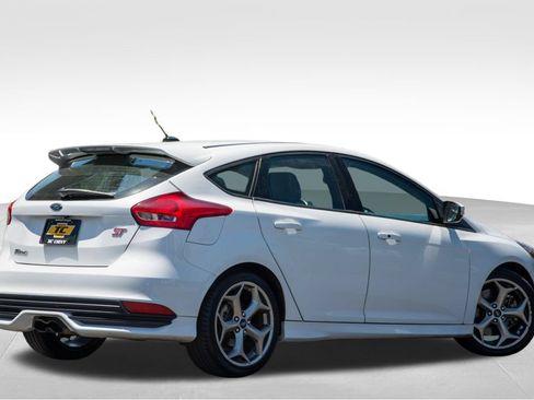 Used 2016 Ford Focus ST w/ Equipment Group 402A FWD image 8