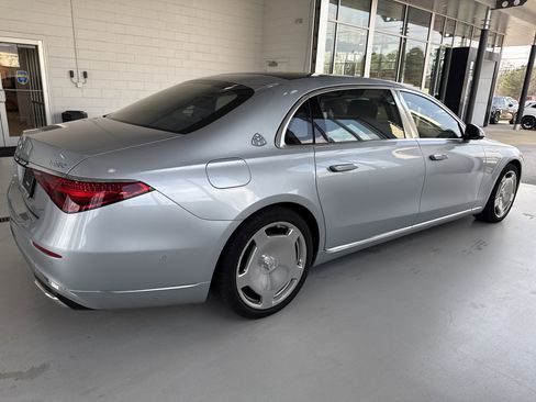 Used 2022 Mercedes-Benz Maybach S 580 4MATIC image 7