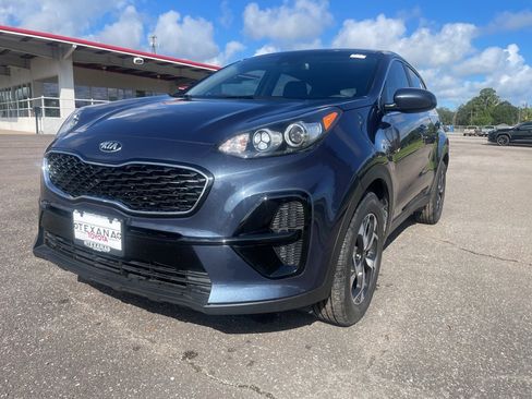 Used 2021 Kia Sportage LX image 3