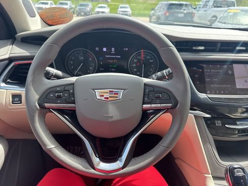 Used 2024 Cadillac XT6 Premium Luxury w/ Technology Package AWD/4WD image 12