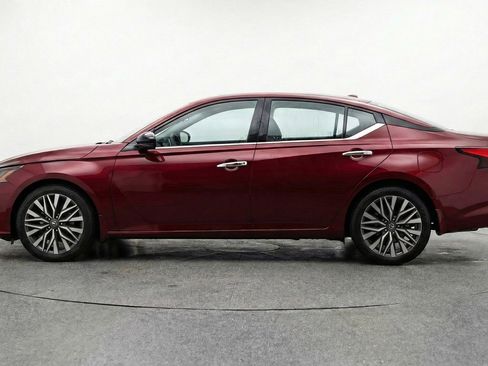 Used 2025 Nissan Altima 2.5 SV image 5