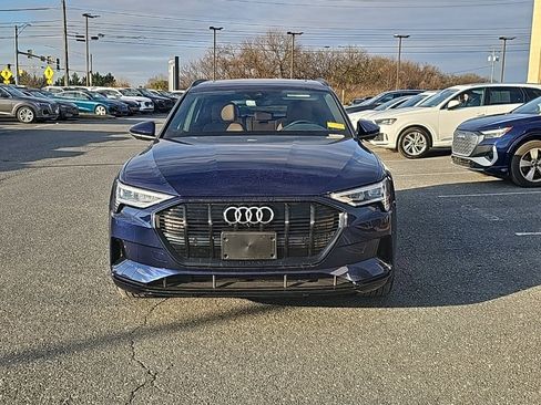 Used 2022 Audi e-tron Premium w/ Convenience Plus Package image 16