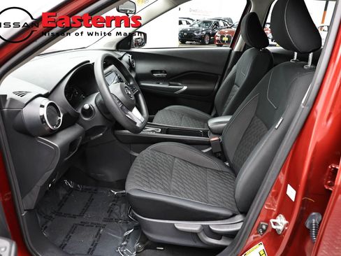 Used 2021 Nissan Kicks SV FWD image 14