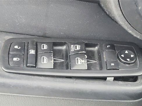 Used 2008 Dodge Nitro SXT image 19