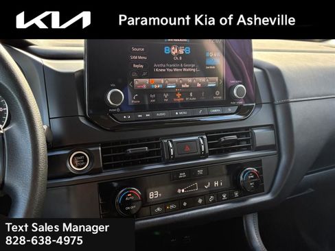 Used 2024 Nissan Pathfinder S image 11