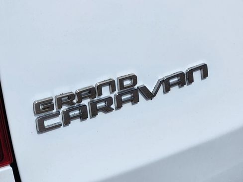 Used 2019 Dodge Grand Caravan SXT FWD image 11