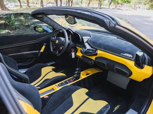 Used 2015 Ferrari 458 Speciale A RWD image 68