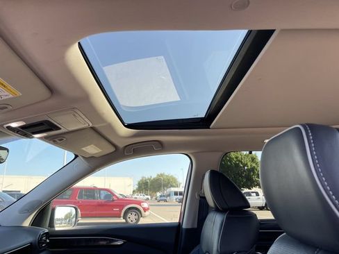Used 2025 Honda Pilot Elite image 25