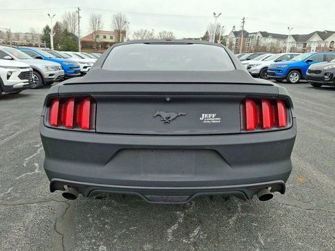 Used 2016 Ford Mustang Premium image 7
