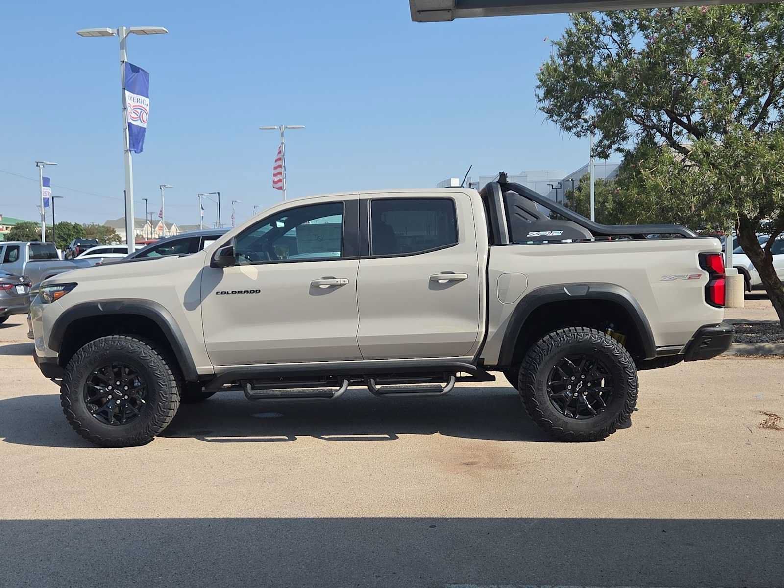 Used 2026 Chevrolet Colorado ZR2 w/ Midnight Edition AWD/4WD image 5