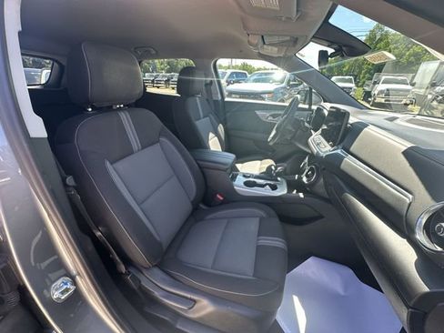 Used 2025 Chevrolet Blazer LT AWD/4WD image 31