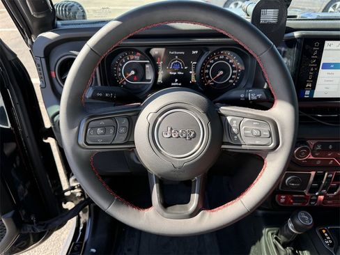 Used 2024 Jeep Gladiator Rubicon w/ Technology Group image 14