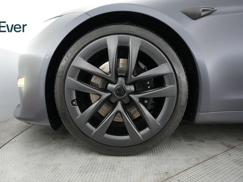 Used 2022 Tesla Model S Plaid image 9