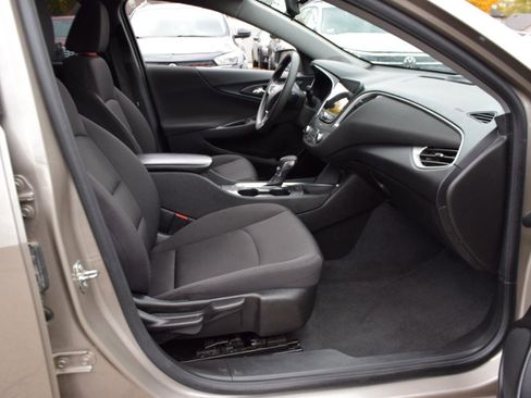 Used 2022 Chevrolet Malibu LT FWD image 21