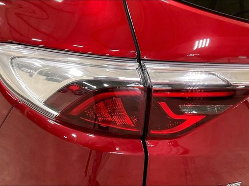 Used 2024 Buick Enclave Premium image 28