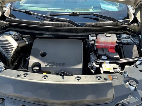 Used 2024 Buick Enclave Premium AWD/4WD image 33
