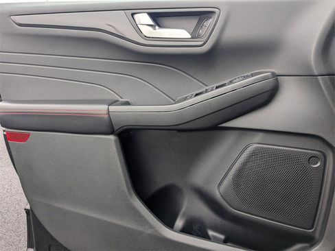 Used 2025 Ford Escape ST-Line image 13