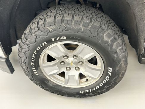 Used 2018 Chevrolet Silverado 1500 LT w/ All Star Edition AWD/4WD image 11