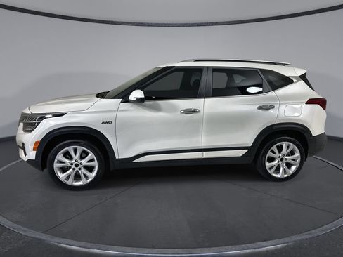 Used 2021 Kia Seltos SX w/ SX Sunroof Package AWD/4WD image 5