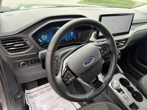 Used 2023 Ford Escape Active w/ Tech Pack #2 FWD image 18